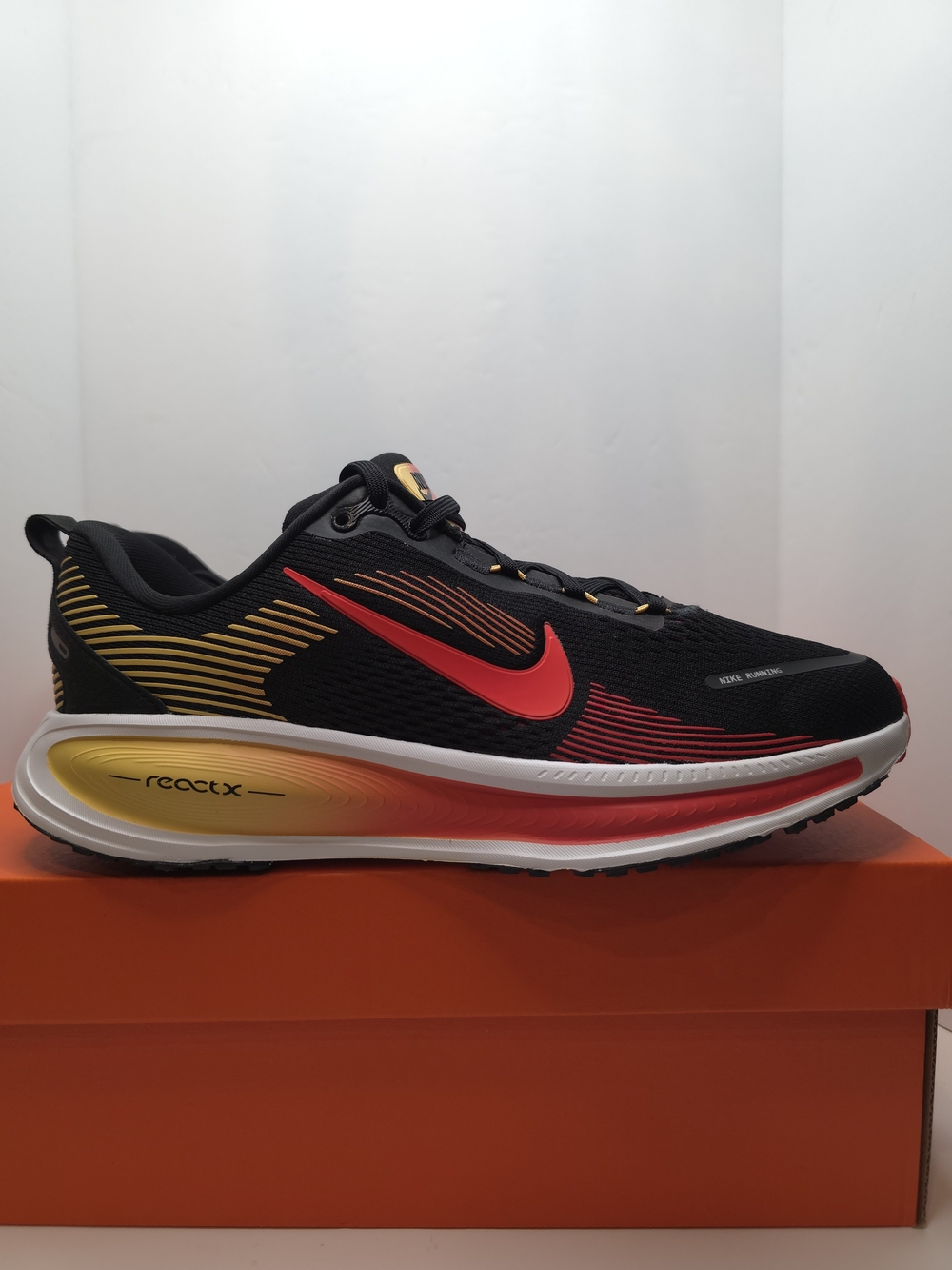 Big Kid Nike Vomero 18 GS Running Shoes Black Bright Crimson 7Y/8.5W HQ2157-009